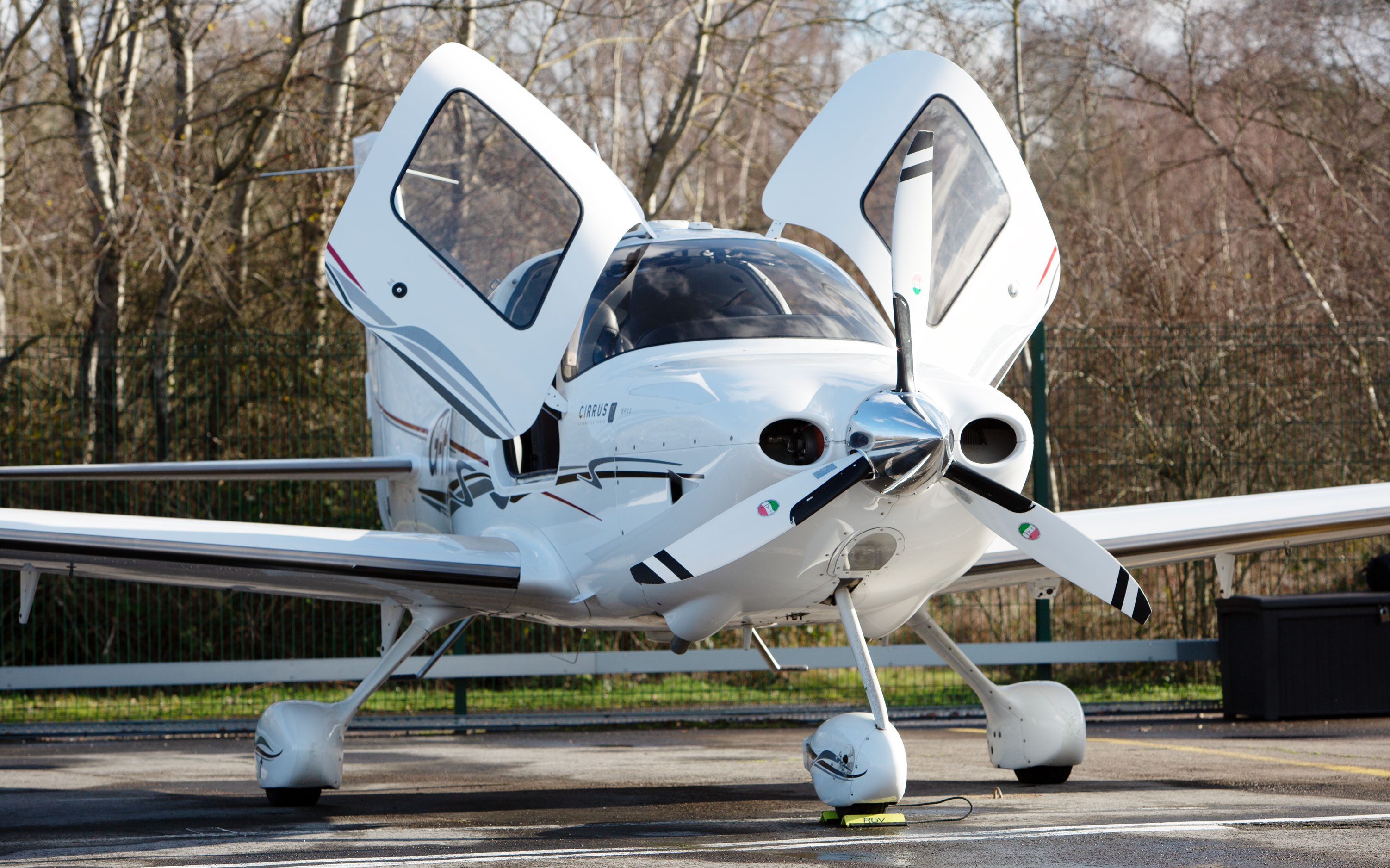 2008 Cirrus SR22 G3 GTS, photo 2