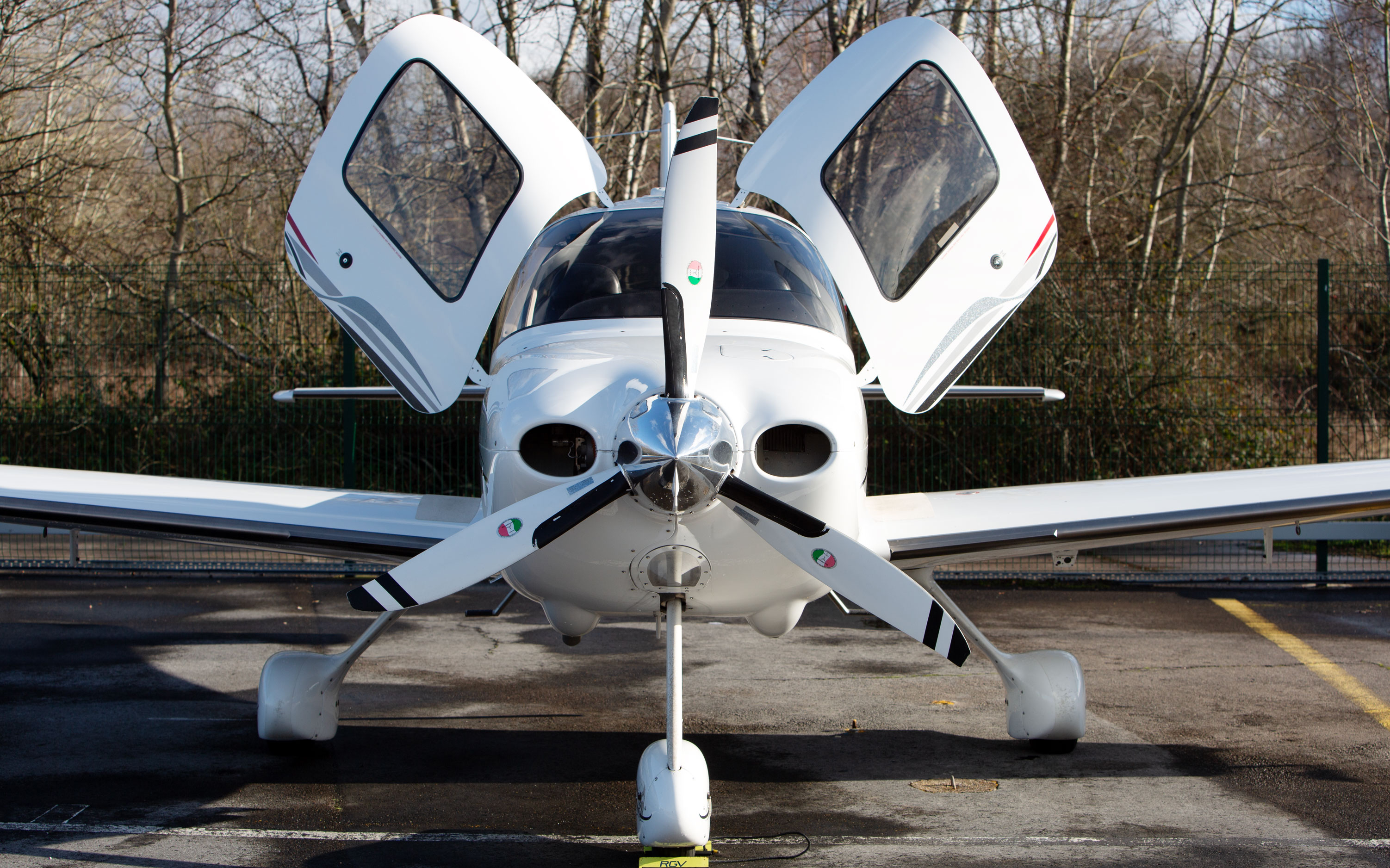 2008 Cirrus SR22 G3 GTS, photo 3