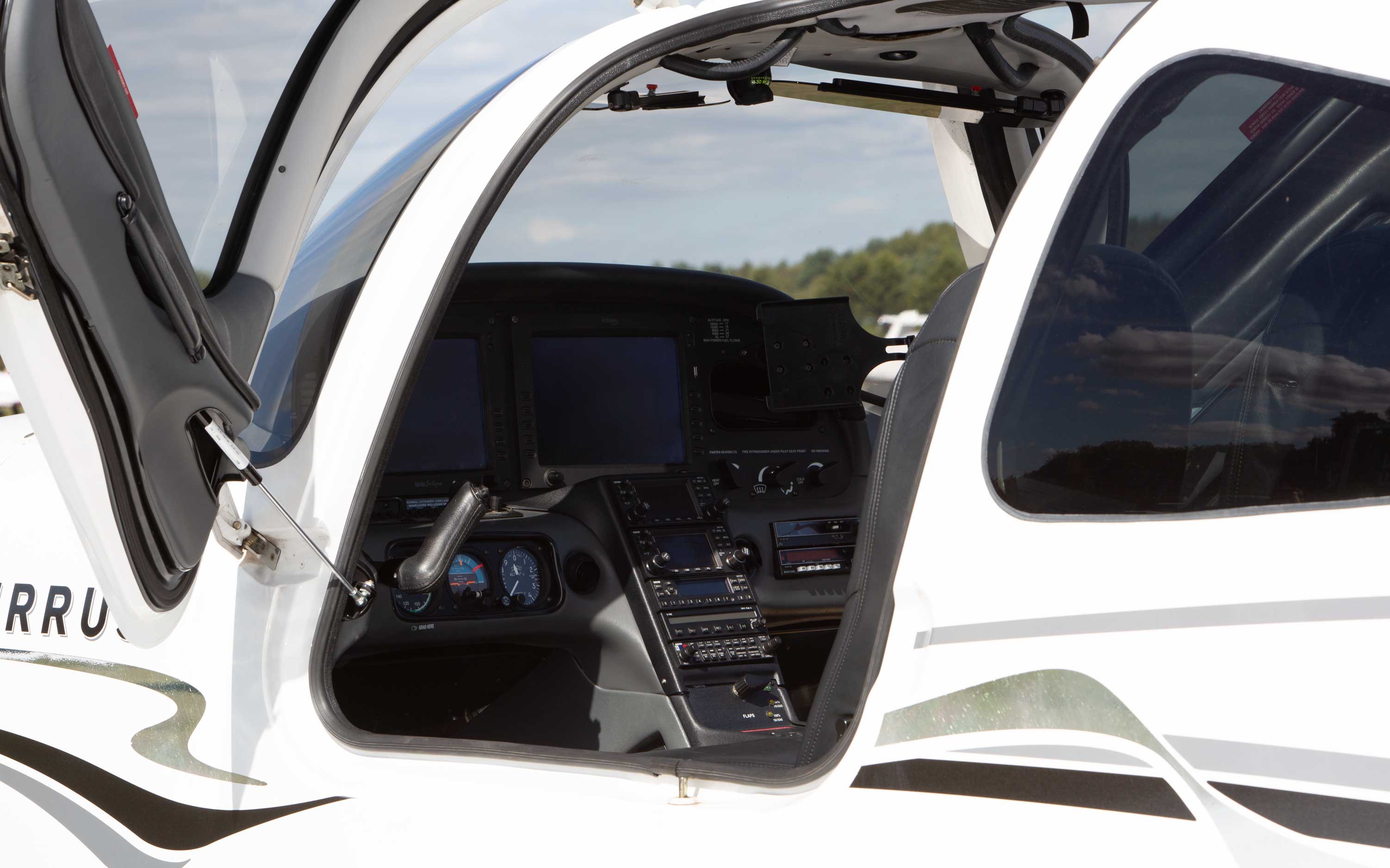 2006 Cirrus SR22 G2 GTS, photo 14
